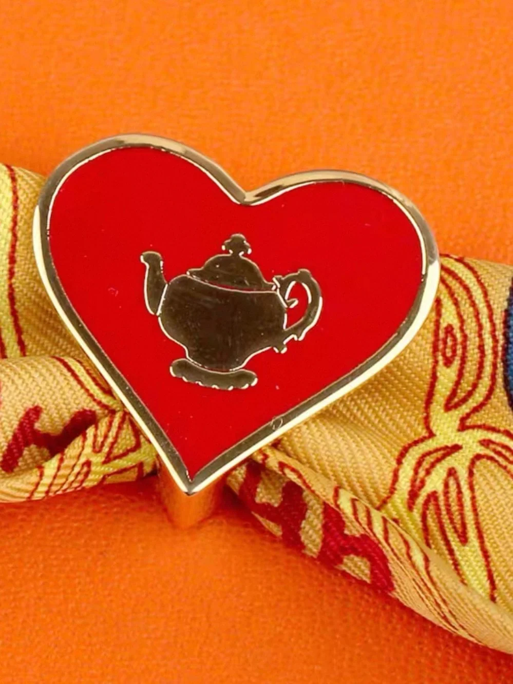 Designer-style Heart Shape Teapot Twilly Scarf Ring - red